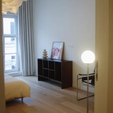 Design Met Zonnig Terras Bij Gravensteen Apartment *