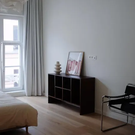 Apartment Design Met Zonnig Terras Bij Gravensteen *